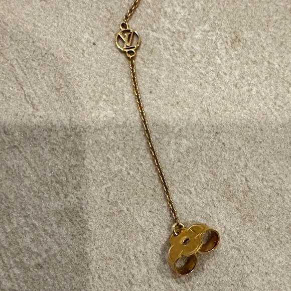 Louis Vuitton Petit Louis Earrings - Picture 8 of 11